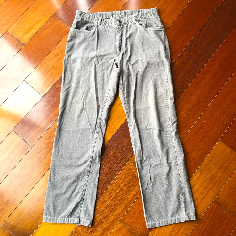 Calvin Klein Men’s Corduroy Straight Leg Jeans